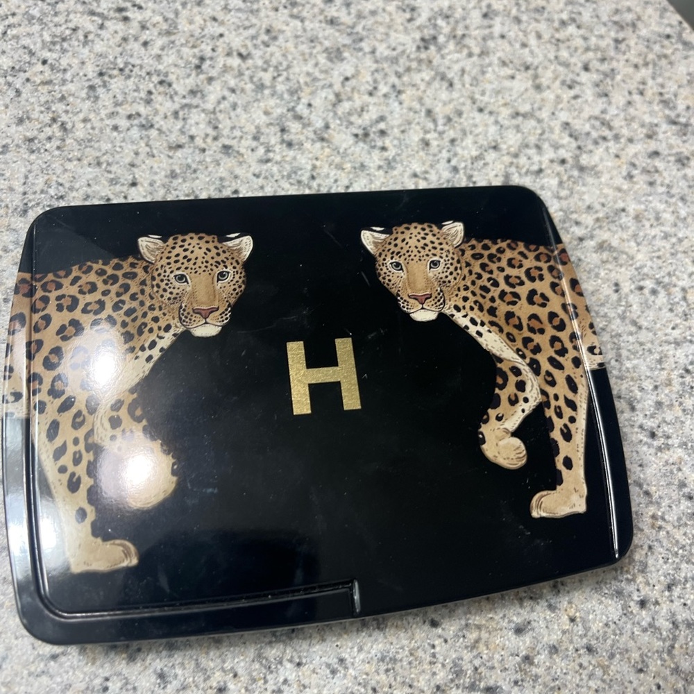 Hourglass cheetah palette